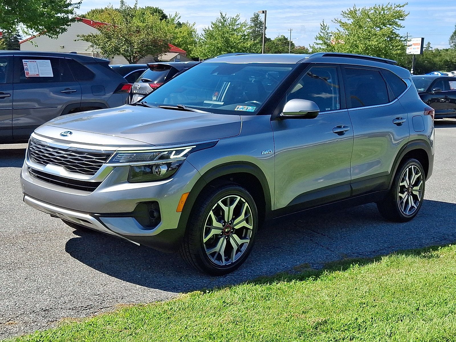 Used 2021 Kia Seltos S AWD/4WD image 3