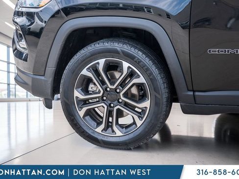 Used 2022 Jeep Compass Limited AWD/4WD image 35