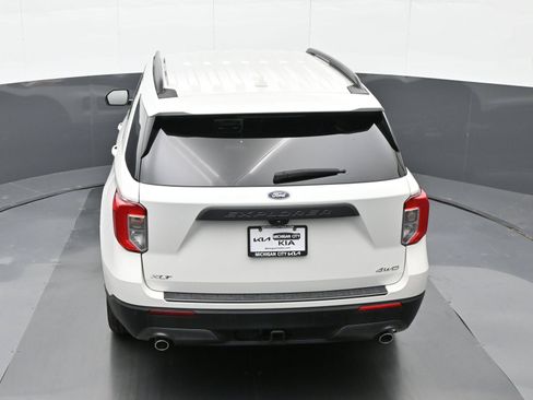 Used 2023 Ford Explorer XLT w/ Equipment Group 202A AWD/4WD image 31