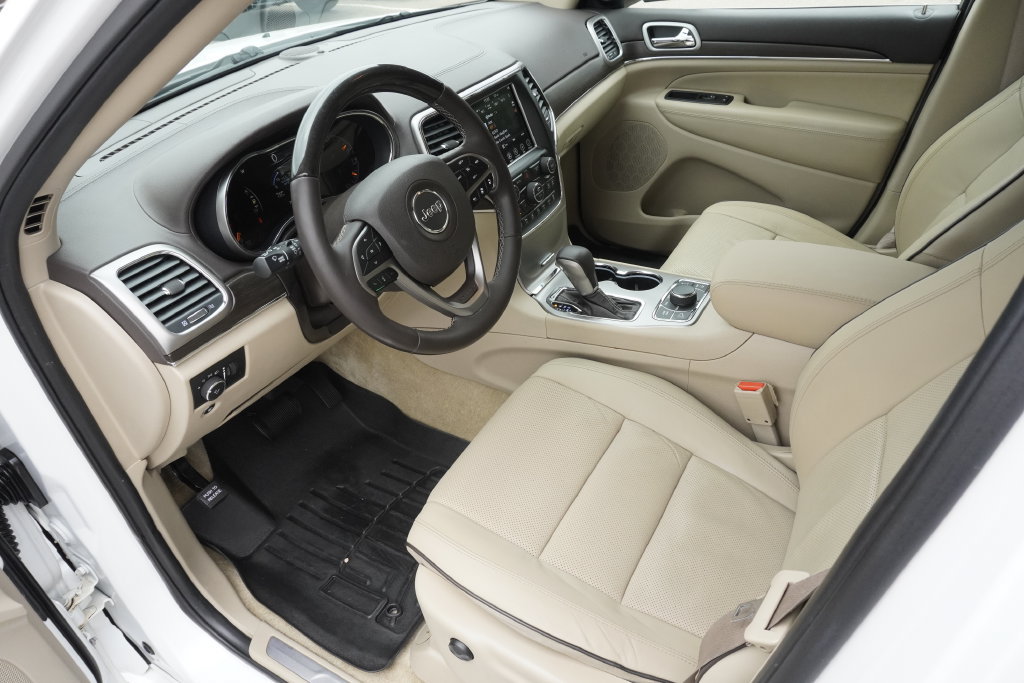 Used 2018 Jeep Grand Cherokee Overland AWD/4WD image 18