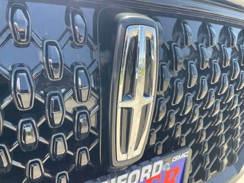 New 2026 Lincoln Aviator AWD image 32