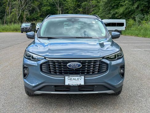 Certified 2023 Ford Escape Platinum w/ Class II Trailer Tow Package AWD/4WD image 2