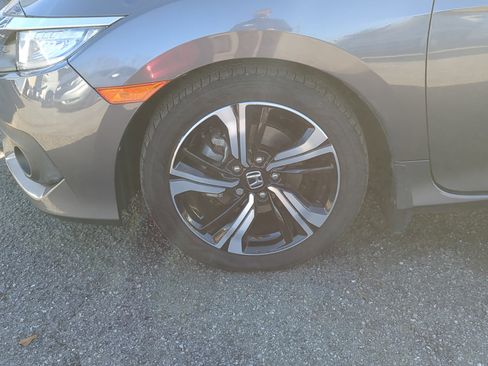 Used 2016 Honda Civic Touring image 14