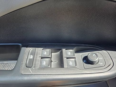 Used 2022 Volkswagen Taos SEL w/ Panoramic Sunroof Package FWD image 20