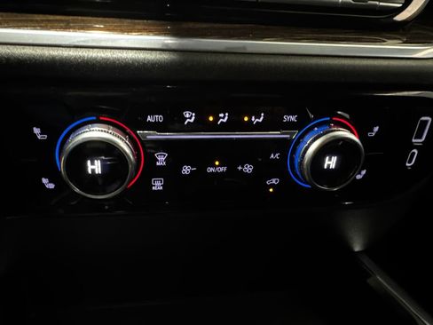 Used 2022 GMC Sierra 1500 Elevation AWD/4WD image 35