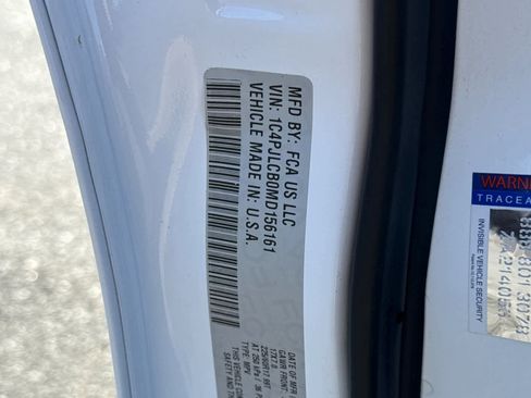 Used 2021 Jeep Cherokee Latitude FWD image 31