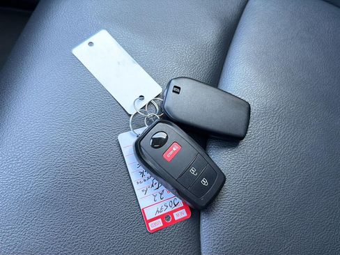 Used 2022 Toyota Sienna XSE w/ XSE Plus Package AWD/4WD image 28