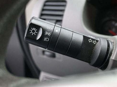 Used 2018 Nissan Frontier SV image 23