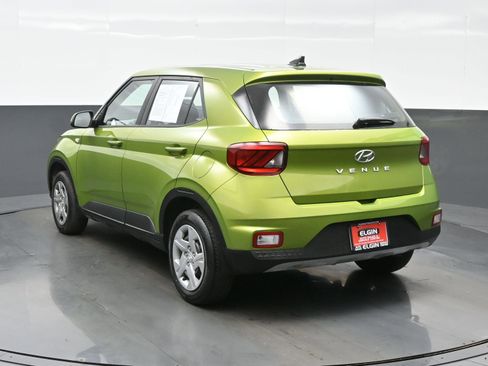 Used 2020 Hyundai Venue SE image 4