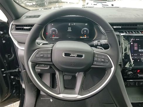 New 2025 Jeep Grand Cherokee Laredo X w/ Luxury Tech Group I image 26