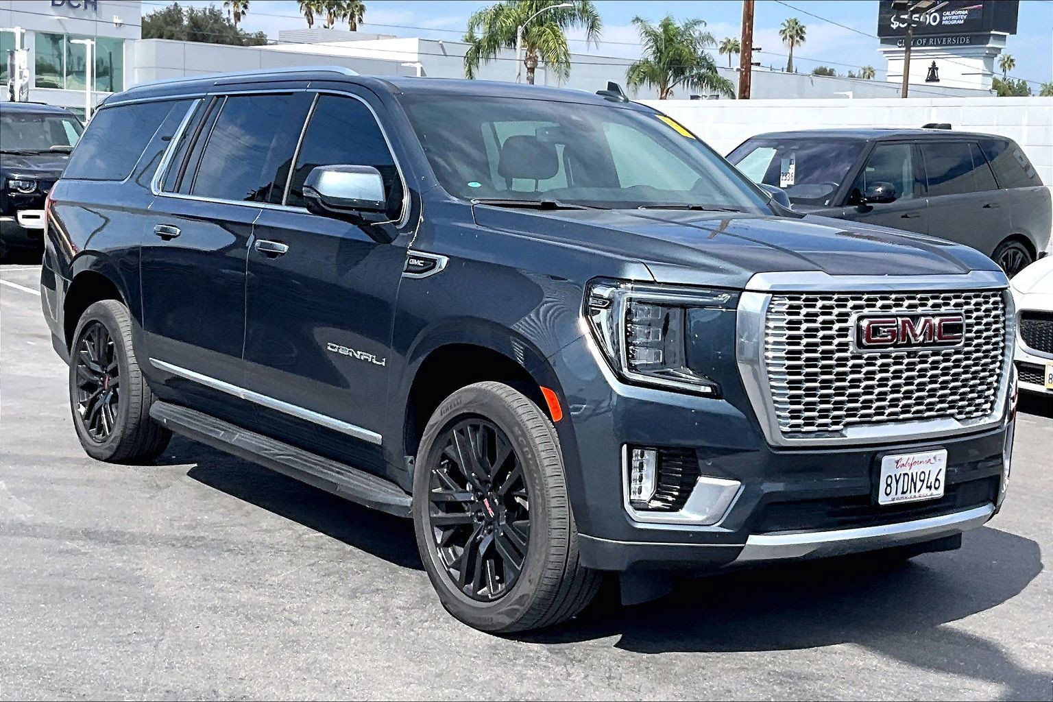 Used 2021 GMC Yukon XL Denali AWD/4WD image 2