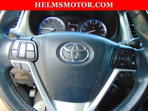 Used 2018 Toyota Highlander XLE AWD/4WD image 22