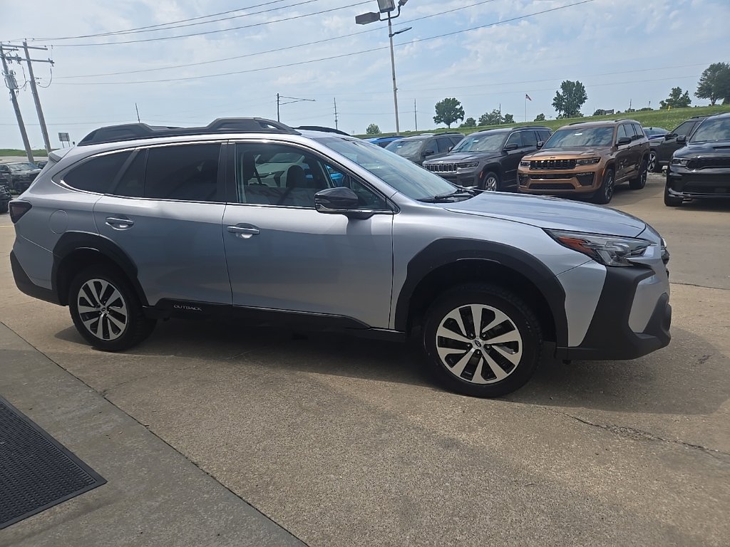 Used 2023 Subaru Outback Premium AWD/4WD image 15
