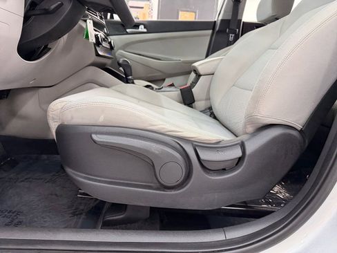Used 2019 Hyundai Tucson SE FWD image 39