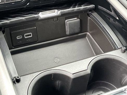 Used 2024 GMC Yukon Denali w/ Advanced Technology Package image 23