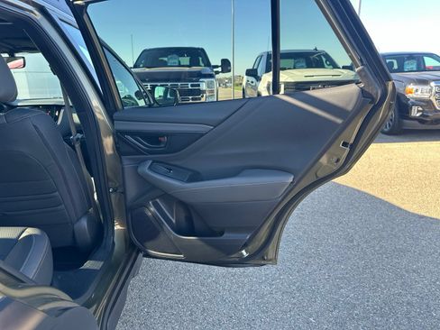 Used 2025 Subaru Outback Wilderness AWD/4WD image 38