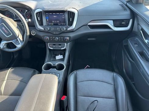 Used 2024 GMC Terrain SLT AWD/4WD image 11