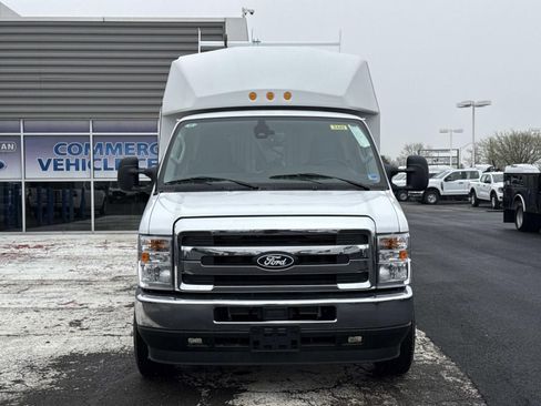 New 2026 Ford E-350 and Econoline 350 Super Duty w/ Power Equipment Group RWD image 8