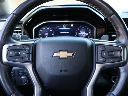 Used 2023 Chevrolet Silverado 1500 LTZ AWD/4WD image 15