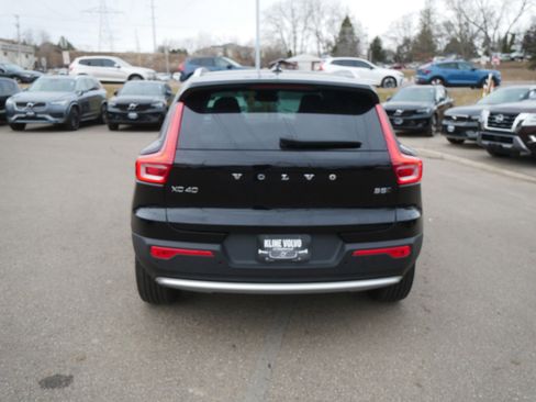 Certified 2025 Volvo XC40 B5 Plus AWD/4WD image 6