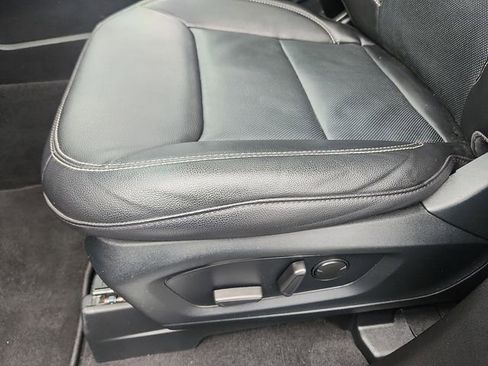 Certified 2023 Ford Explorer Limited w/ Limited Technology Package image 23