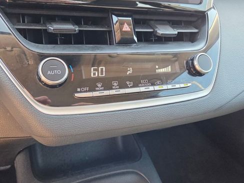 Used 2025 Toyota Corolla LE image 22