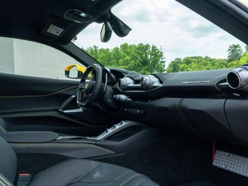 Used 2019 Ferrari 812 Superfast RWD image 50