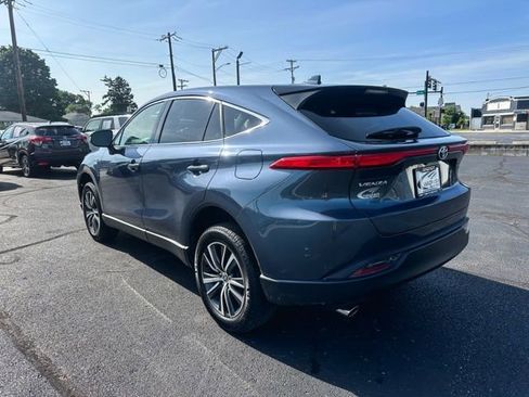 Used 2021 Toyota Venza LE AWD/4WD image 6