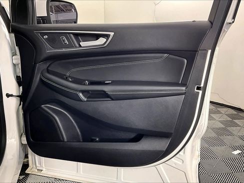 Used 2020 Ford Edge Titanium image 20