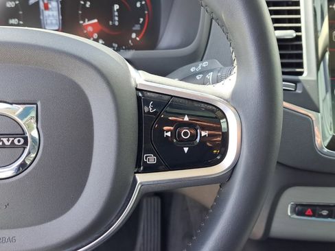 Used 2021 Volvo XC90 T5 Momentum w/ Protection Package Premier image 20