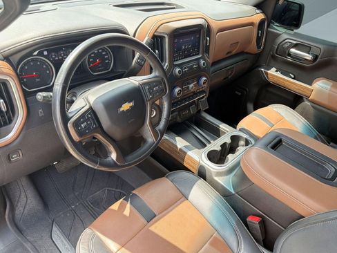 Used 2022 Chevrolet Silverado 1500 High Country w/ LPO, Dark Essentials Package AWD/4WD image 4