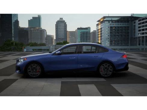 New 2026 BMW i5 eDrive40 w/ M Sport Package image 4