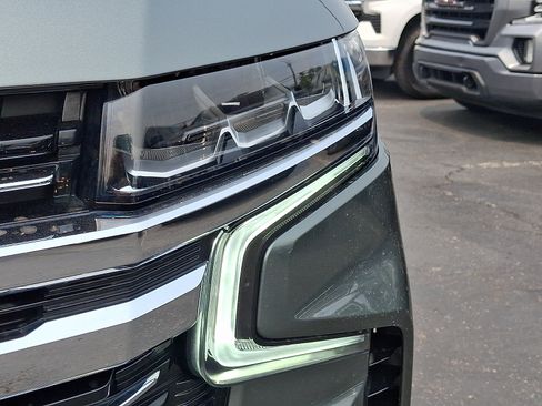 Used 2023 Chevrolet Tahoe LT w/ Luxury Package AWD/4WD image 9