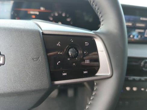 Certified 2025 Nissan Murano SV FWD image 39