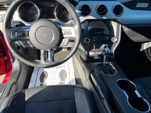 Used 2016 Ford Mustang Convertible RWD image 19