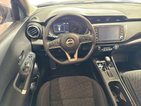 Used 2022 Nissan Kicks SV FWD image 14