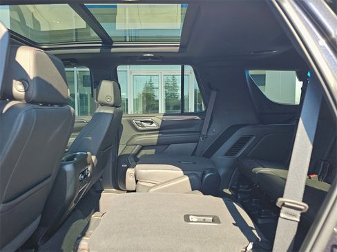 Used 2022 Chevrolet Tahoe RST w/ Luxury Package image 19