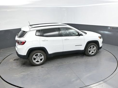 Used 2024 Jeep Compass Latitude AWD/4WD image 37