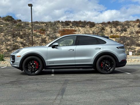Certified 2026 Porsche Cayenne GTS image 2