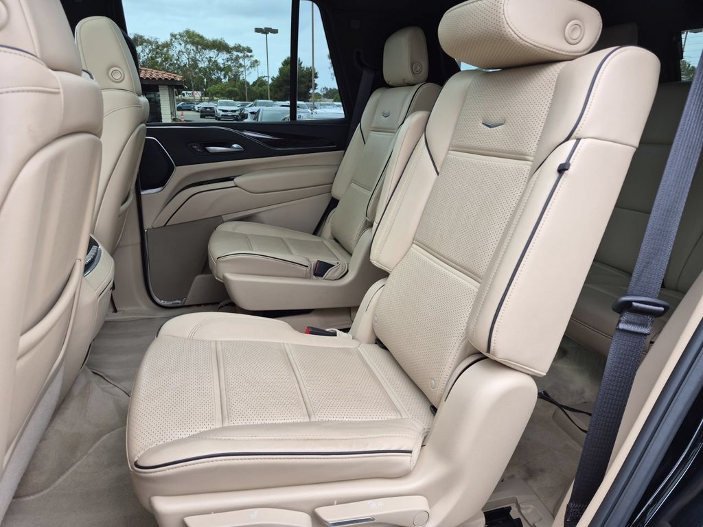 Used 2024 Cadillac Escalade Premium Luxury RWD image 22