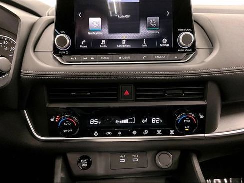New 2026 Nissan Rogue SV AWD/4WD image 25