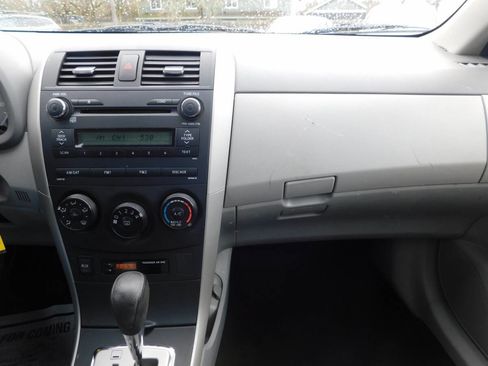 Used 2010 Toyota Corolla LE image 7