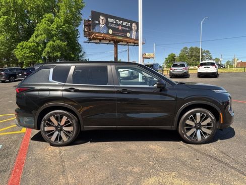 New 2025 Mitsubishi Outlander SE image 5