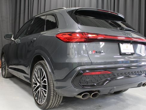 Used 2025 Audi SQ5 Prestige image 12