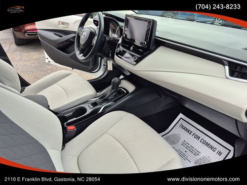 Used 2022 Toyota Corolla LE FWD image 15