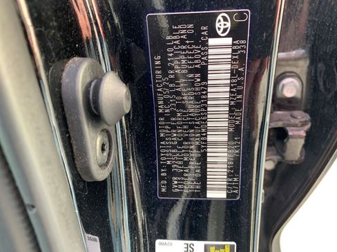 Used 2025 Toyota Corolla LE image 27