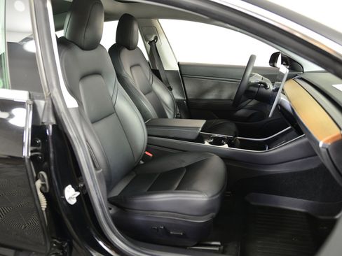 Used 2020 Tesla Model 3 Performance image 16