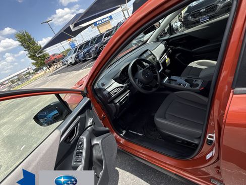 Used 2025 Subaru Crosstrek 2.5i Premium AWD/4WD image 16