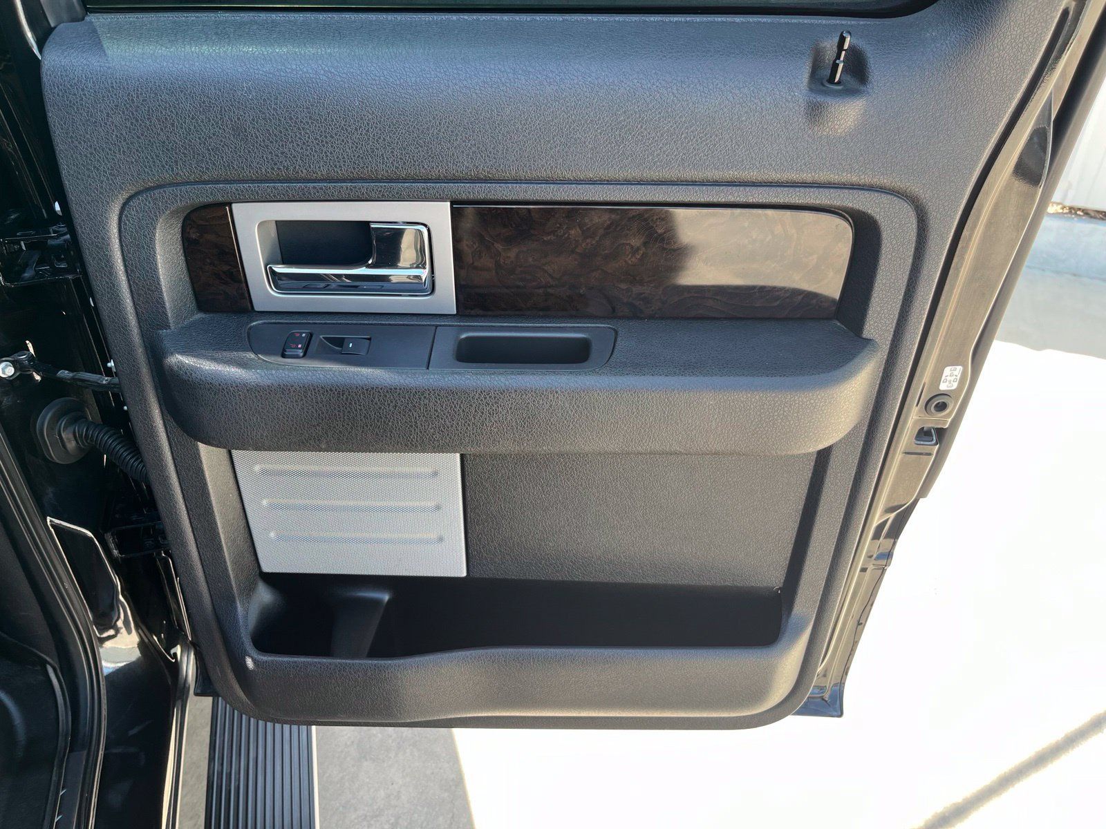 Used 2014 Ford F150 Platinum AWD/4WD image 15