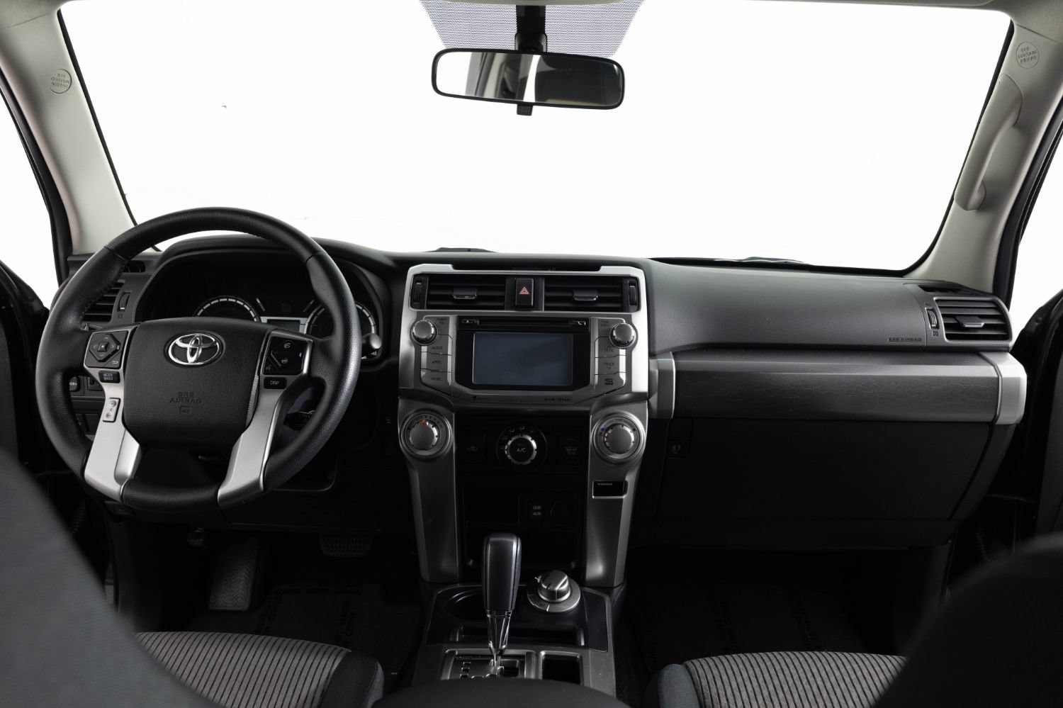 Used 2019 Toyota 4Runner SR5 AWD/4WD image 32
